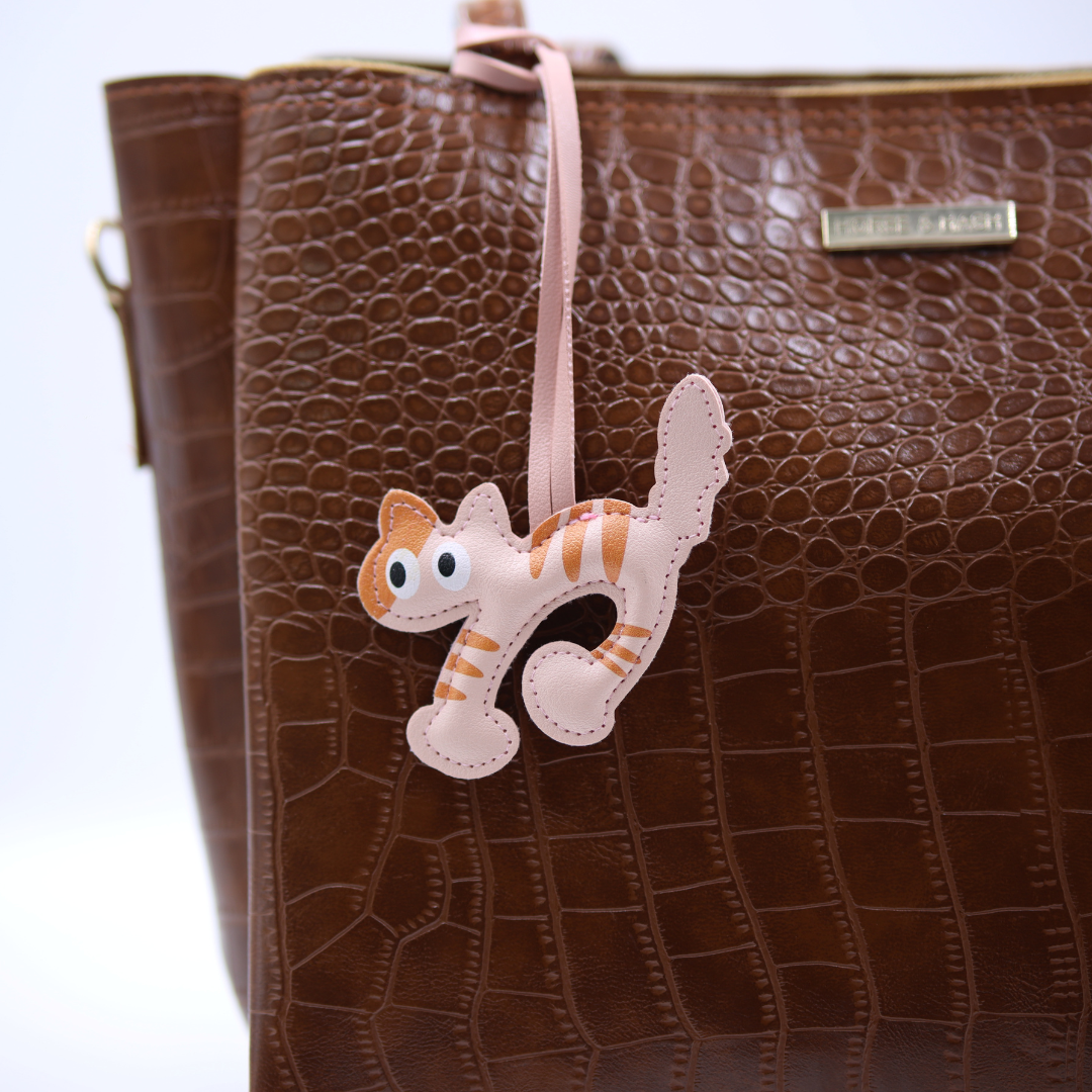 Loveza Prowling Cat Bag Charm