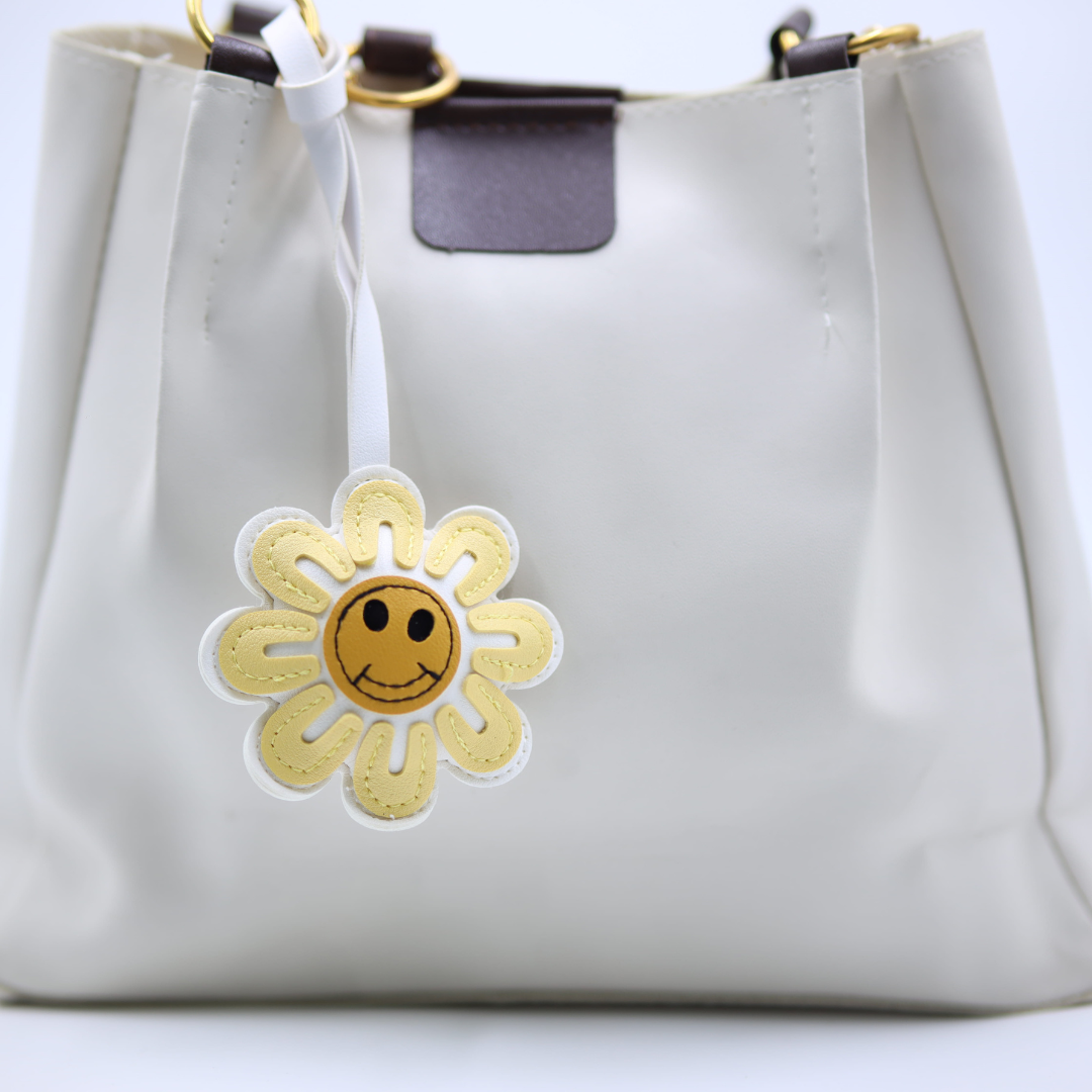 Loveza Smiley Flower Bag Charm