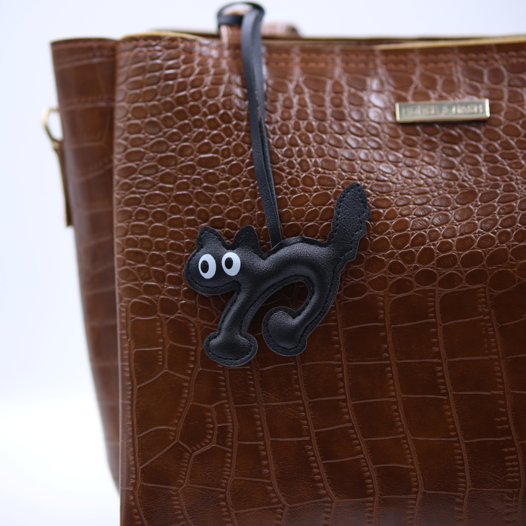 Loveza Prowling Cat Bag Charm