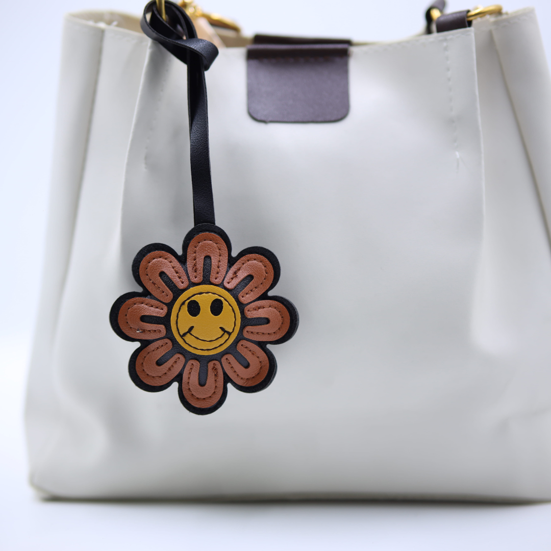 Loveza Smiley Flower Bag Charm