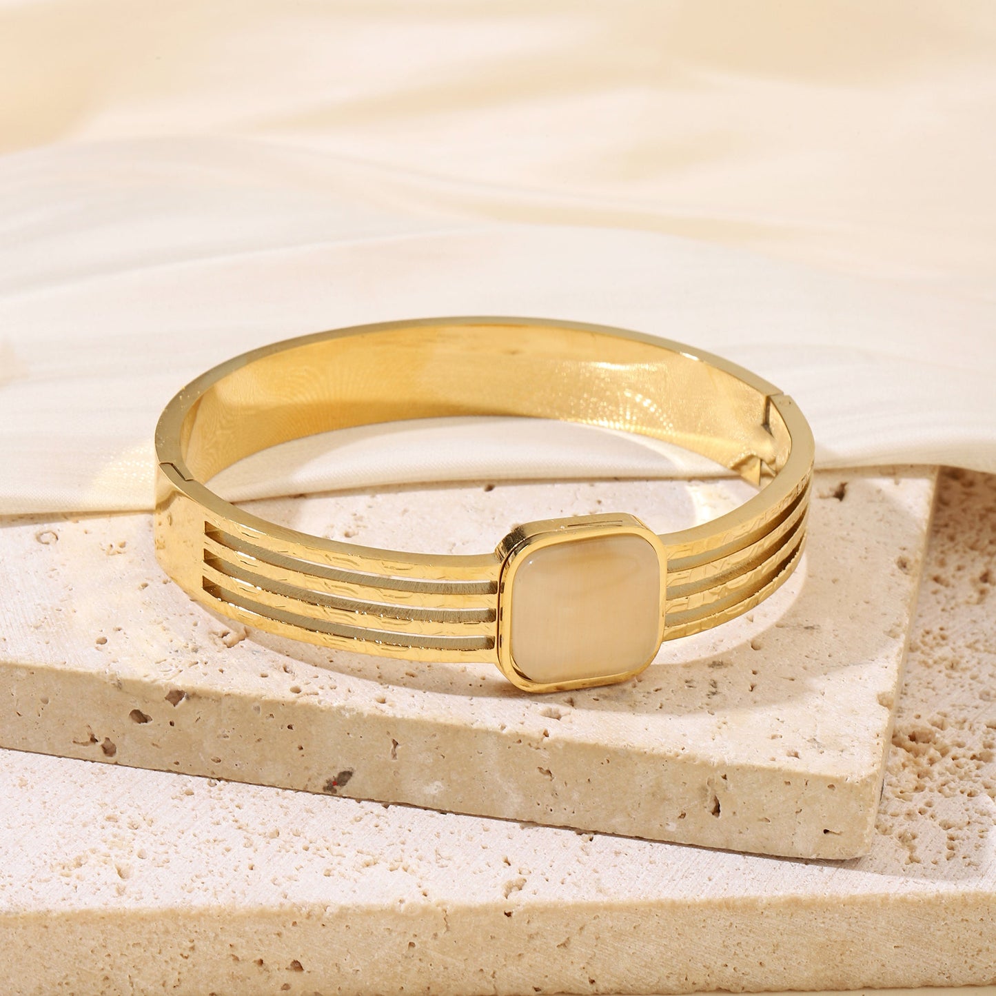 Agate Stone Gold Bracelet